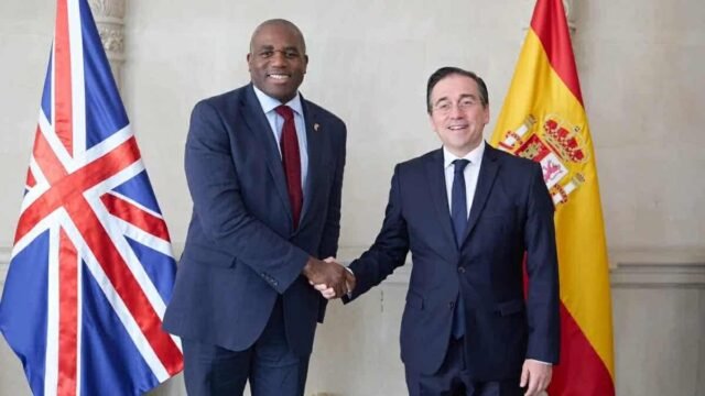 España sigue usando la bandera británica 'equivocada': la Unión de 'Islandia-Hybrid' se ha implementado para los funcionarios del Reino Unido tres veces
