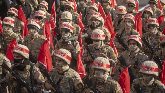 Irán pone al ejército en alerta máxima - Reuters - RT World News
