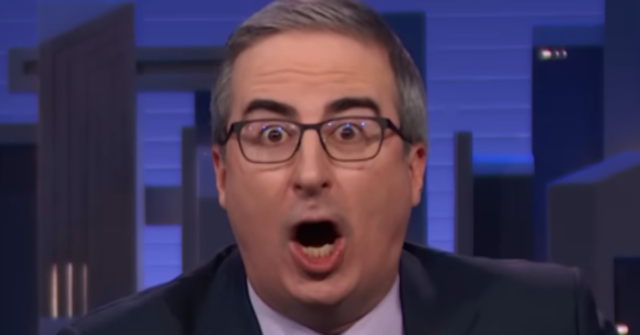 John Oliver advierte 'somos jodes' si este momento inducido por Trump en su programa la próxima semana
