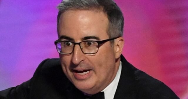 John Oliver demandó por el jefe de atención médica, reprendió al aire sobre Medicaid y heces
