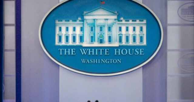 La administración Trump desestima a casi 400 científicos que trabajan en el informe climático nacional ordenado con el Congreso
