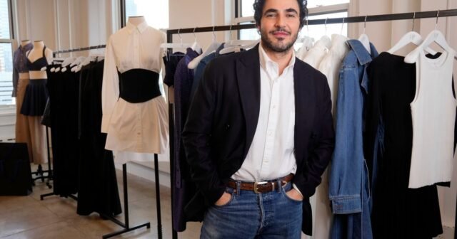 La colección Gapstudio 01 de Zac Posen redefine el estilo de espacio con sastrería audaz y elegante mezclilla
