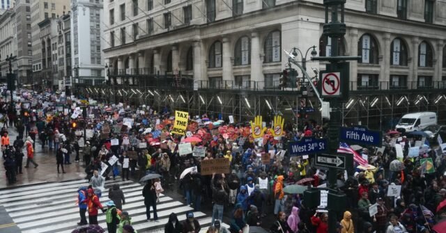 Las protestas anti-Trump se ponen en marcha en todo el país
