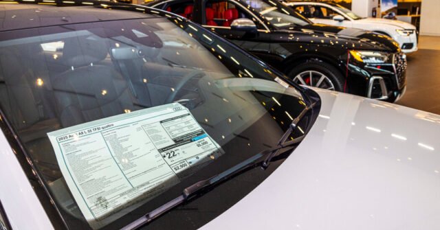 Las tarifas automáticas entran en vigencia, ejerciendo presión sobre los precios de los automóviles nuevos
