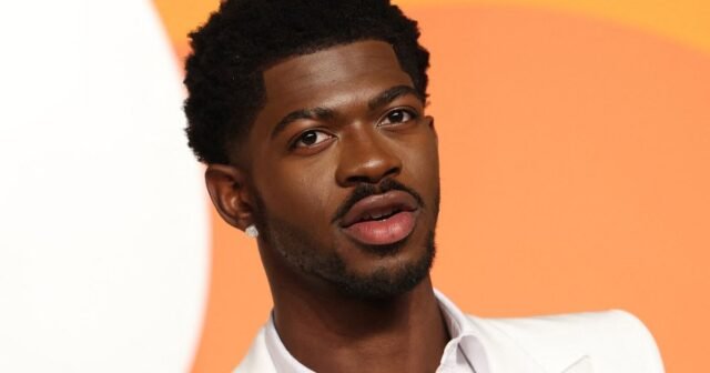 Lil Nas X revela que la mitad de su cara está paralizada: "Ni siquiera puedo reír bien", dice desde la cama del hospital
