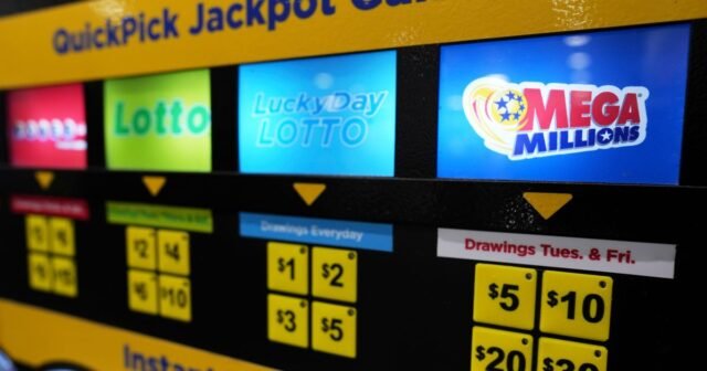 Los boletos de Mega Millions se elevan a $ 5 y la lotería promete más botes gigantes

