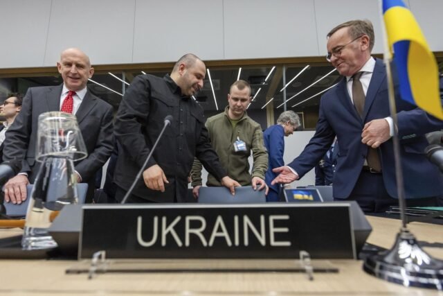 Los países europeos prometen miles de millones en apoyo militar a Ucrania cuando el enviado estadounidense se encuentra con Putin
