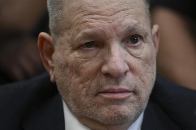 Los posibles jurados excusados ​​de Weinstein Progred incluyen un actor que interpretó a un fiscal de Manhattan
