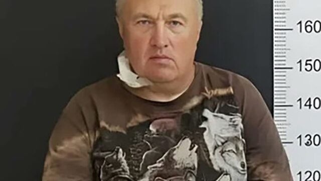 Mira el líder de culto de la violación que le dijo a los seguidores que era un alienígena llamado gran chamán es arrestado en Argentina
