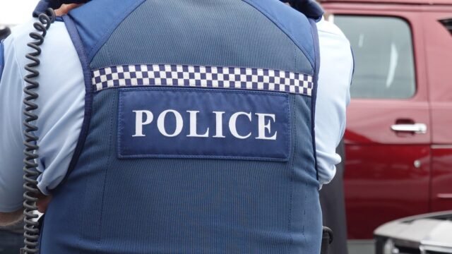 Misterio como la pareja británica encontró muerta en casa en Nueva Zelanda después de que la familia preocupada alertó a los policías: el sol
