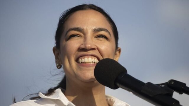 Nate Silver da un guiño temprano a Ocasio-Cortez para 2028
