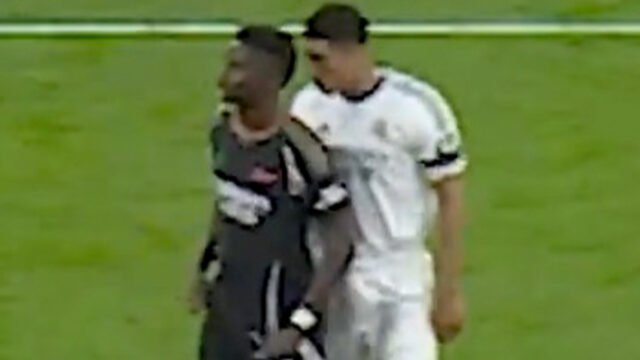 'Necesita concentrarse en su propio juego' - Los fanáticos golpean a Bellingham por lo que le hizo a Saka antes de la penalización de la señorita
