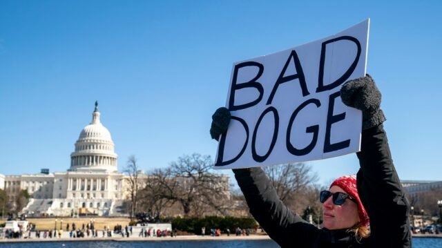 No dejes que la reducción de costos ayude a los adversarios de los Estados Unidos 
