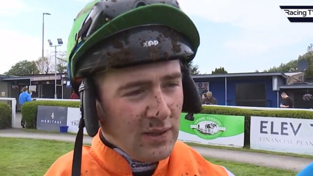 'No pude creerlo' - Jockey 'Fuming' después de descubrir que ha sido expulsado de un gran viaje en Grand National
