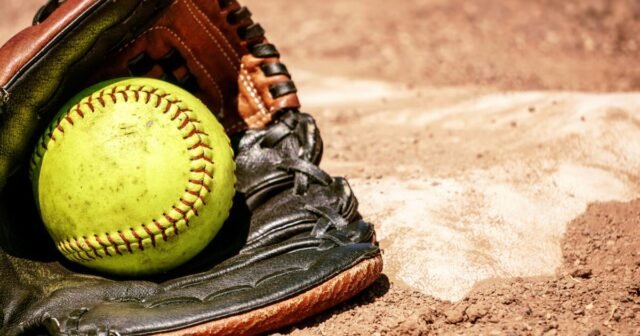 Puntajes de béisbol y softbol de la escuela secundaria del lunes
