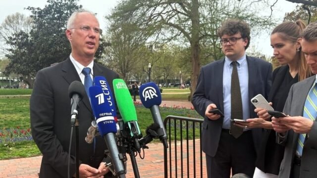 Putin Envoy visita Washington - RT World News
