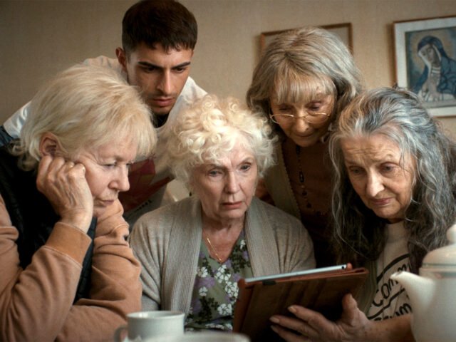 Revisión de cuatro madres-astutamente placentero de multitud
