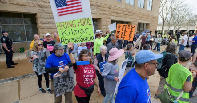 Se le ordena a la administración Trump que devuelva el hombre de Maryland, deportado a El Salvador
