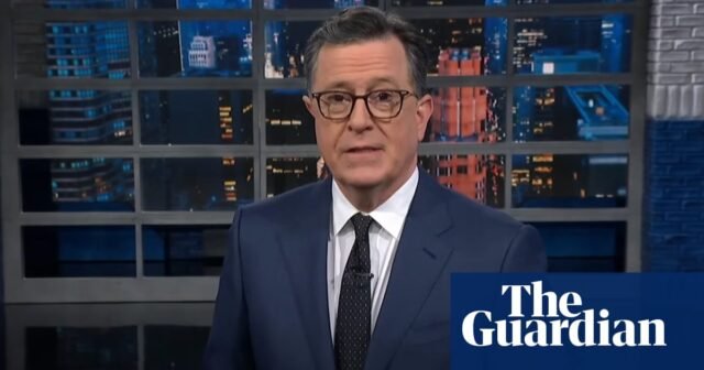 Stephen Colbert: 'No estamos en camino a una dictadura, estamos en el barco' | Roundup de televisión nocturno
