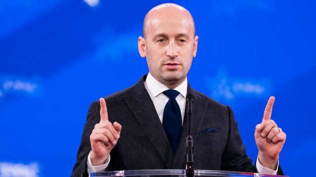 Stephen Miller: Trump 'salvando a Occidente de la dominación económica completa'

