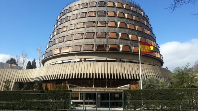 Tribunal Constitucional Supremo Partido de Sexo para la Decisión de la deuda ⋆ Madrid Metropolitan
