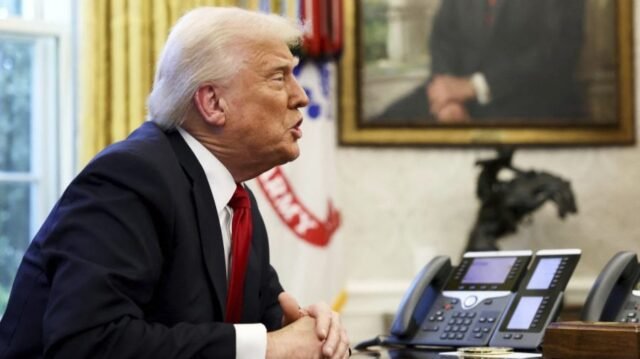 Trump extiende la congelación de contratación federal durante 90 días

