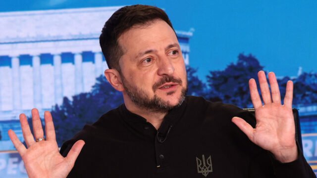 Trump 'no es un gran admirador' de Zelensky - RT World News
