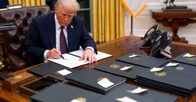 Trump se dispuso a reunirse con los principales ayudantes para decidir el destino de Tiktok
