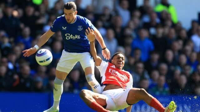 Var nunca iba a revocar la controvertida pluma de Everton contra el Arsenal, dice el ex árbitro de la Liga Premier mientras Arteta se desataba
