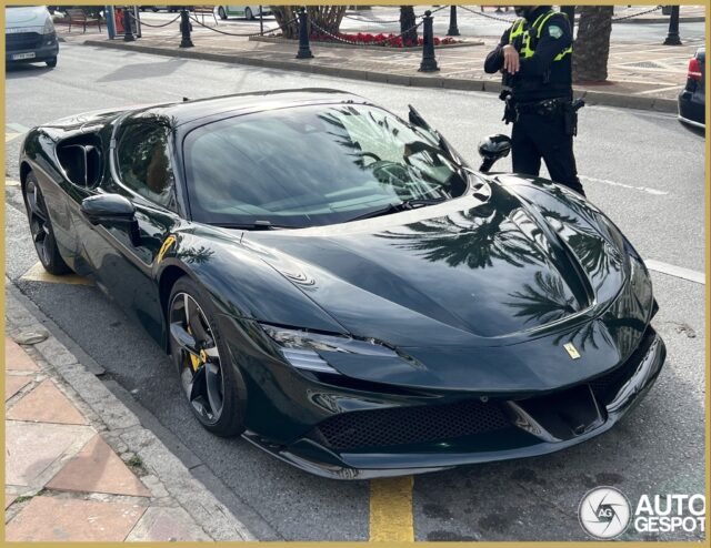 Yerno del presidente húngaro que navega alrededor de Marbella en 600k Ferrari plantea preguntas de corrupción
