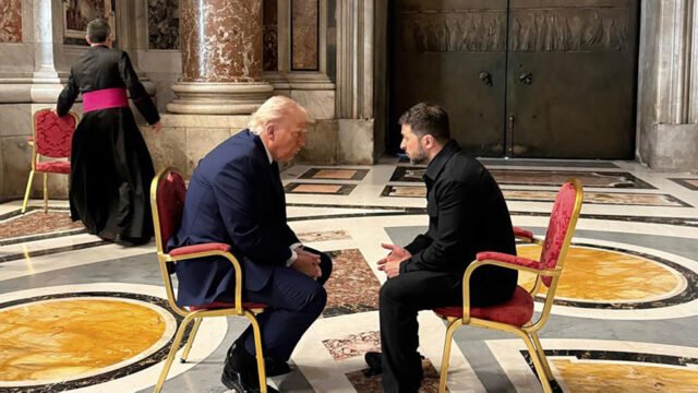 'Zelensky' más tranquilo solicitó 'más armas' en el Vaticano - Trump - RT World News
