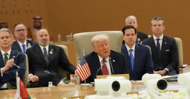 Actualizaciones en vivo: Trump se reúne con ex militante que ahora lidera a Siria
