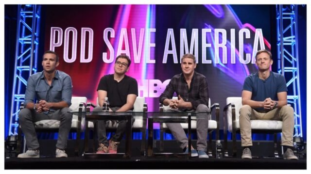 Anfitrión de 'Pod Save America': los demócratas tienen que 'rasgar el auxilio de banda' en Biden
