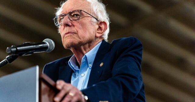 Bernie Sanders a los demócratas: resistir a Trump "no es lo suficientemente bueno"
