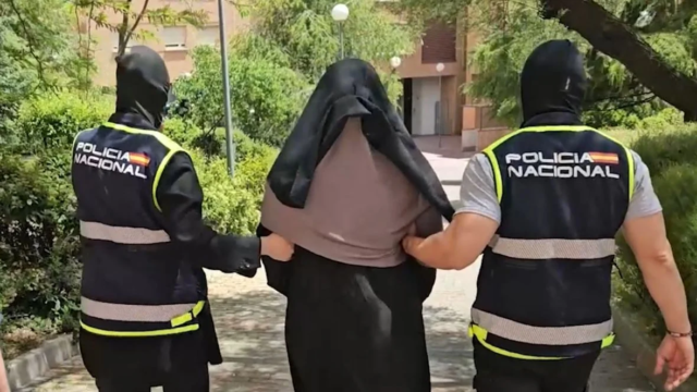 Dos mujeres arrestadas en Madrid por dirigir una 'Academia Jihad que entrenó a las mujeres en los caminos del Estado Islámico'
