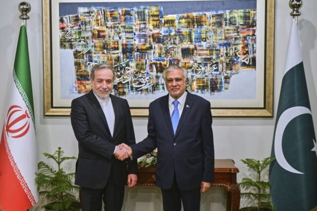 El principal diplomático de Irán en Pakistán para mediar en la escalada con India sobre el ataque de Cachemira

