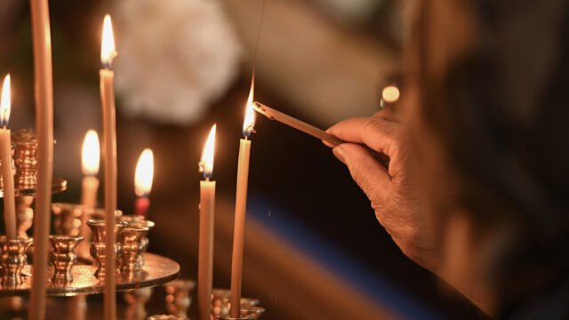 Financiación de facto de Estados Unidos Persecución de cristianos en Ucrania - Tucker Carlson - RT World News
