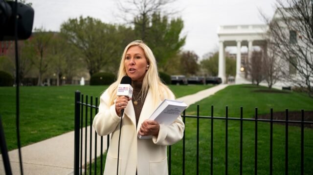 Greene pasa a la carrera del Senado contra Ossoff en Georgia
