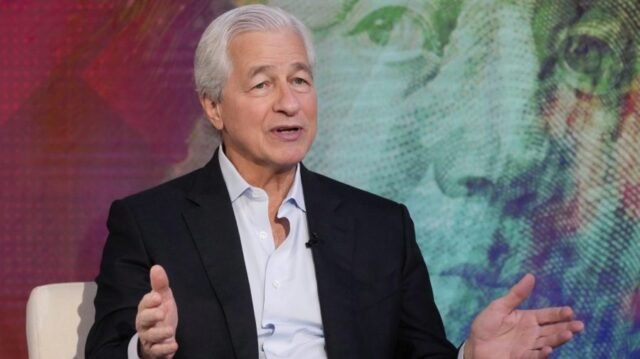 Jamie DiMon dice que necesitamos "Actuar nuestro propio Acto"
