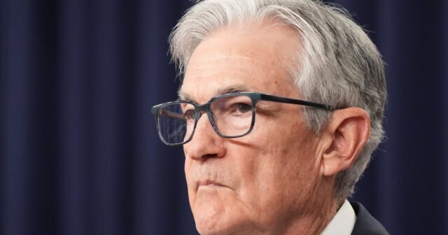 Jerome Powell insta a los graduados de Princeton a atender el consejo de "clave" en medio de ataques de Trump
