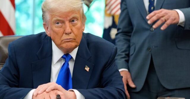 La Casa Blanca de Trump va de esconder el 80% de sus comentarios transcritos a ocultar el 99.5%
