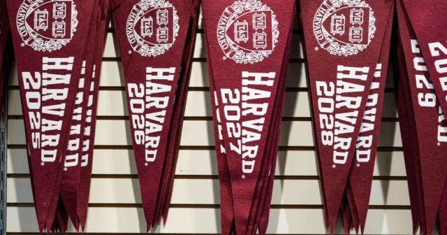 La amenaza de Visa de Harvard de Trump podría eliminar los equipos deportivos de la escuela
