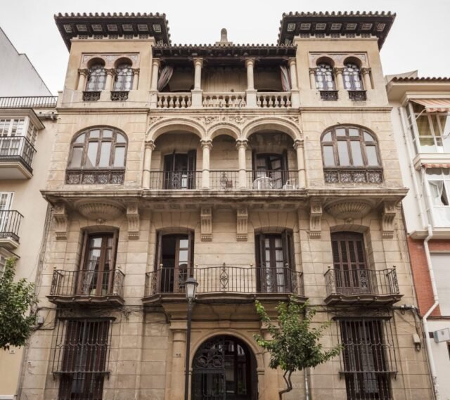 La indignación en Málaga, ya que el inquilino y la familia de 84 años son desalojados de casa a pesar de 'siempre pagar el alquiler'
