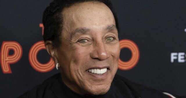 La investigación criminal abrió en acusaciones de violación y agresión sexual contra Smokey Robinson
