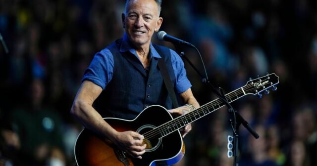 La visión lírica de América de Bruce Springsteen ha incluido durante mucho tiempo la política, aún más a medida que envejece

