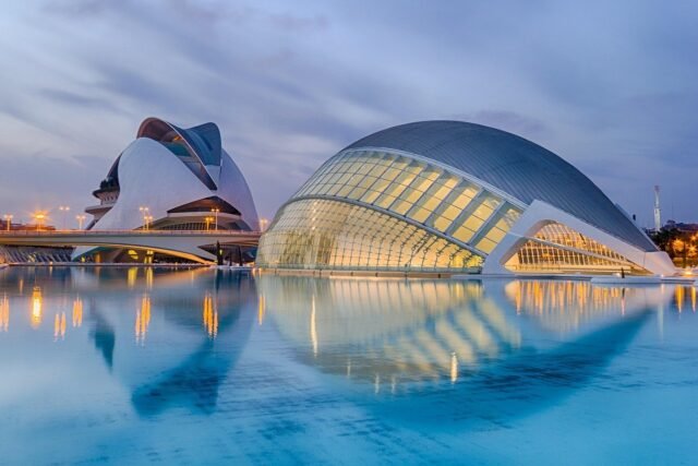 Las 11 mejores escuelas en español en Valencia, España
