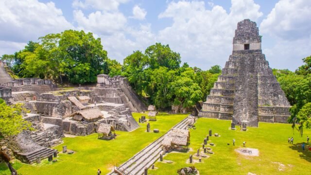 Los arqueólogos descubren la ciudad perdida de 3.000 años de antigüedad con pirámides y canales 'notables'
