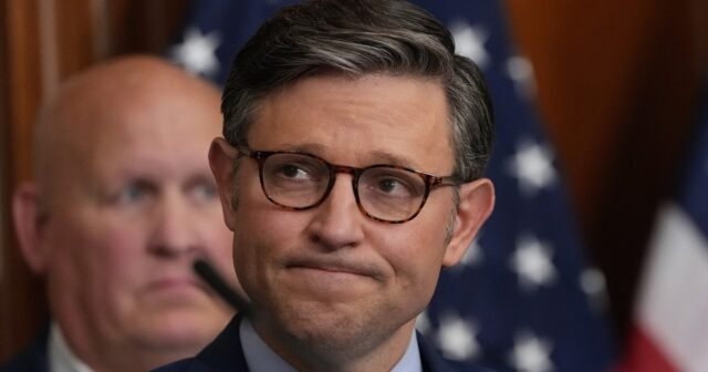 Mike Johnson también 'ocupado' para soportar la gala criptográfica de Trump
