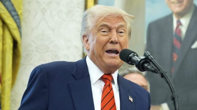 Mira: Trump hace comentarios de la Oficina Oval
