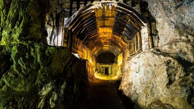 Misterio del laberinto de túnel secreto de Hitler en Polonia, donde murieron 5,000 trabajadores ... y nadie sabe por qué fue construido: el sol
